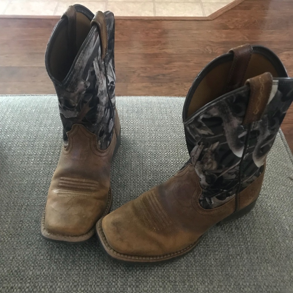 Boys Ariat Boots size 1